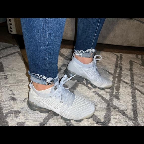 Women’s Nike Air VaporMax Flyknit 3 🎊 - Picture 5 of 8